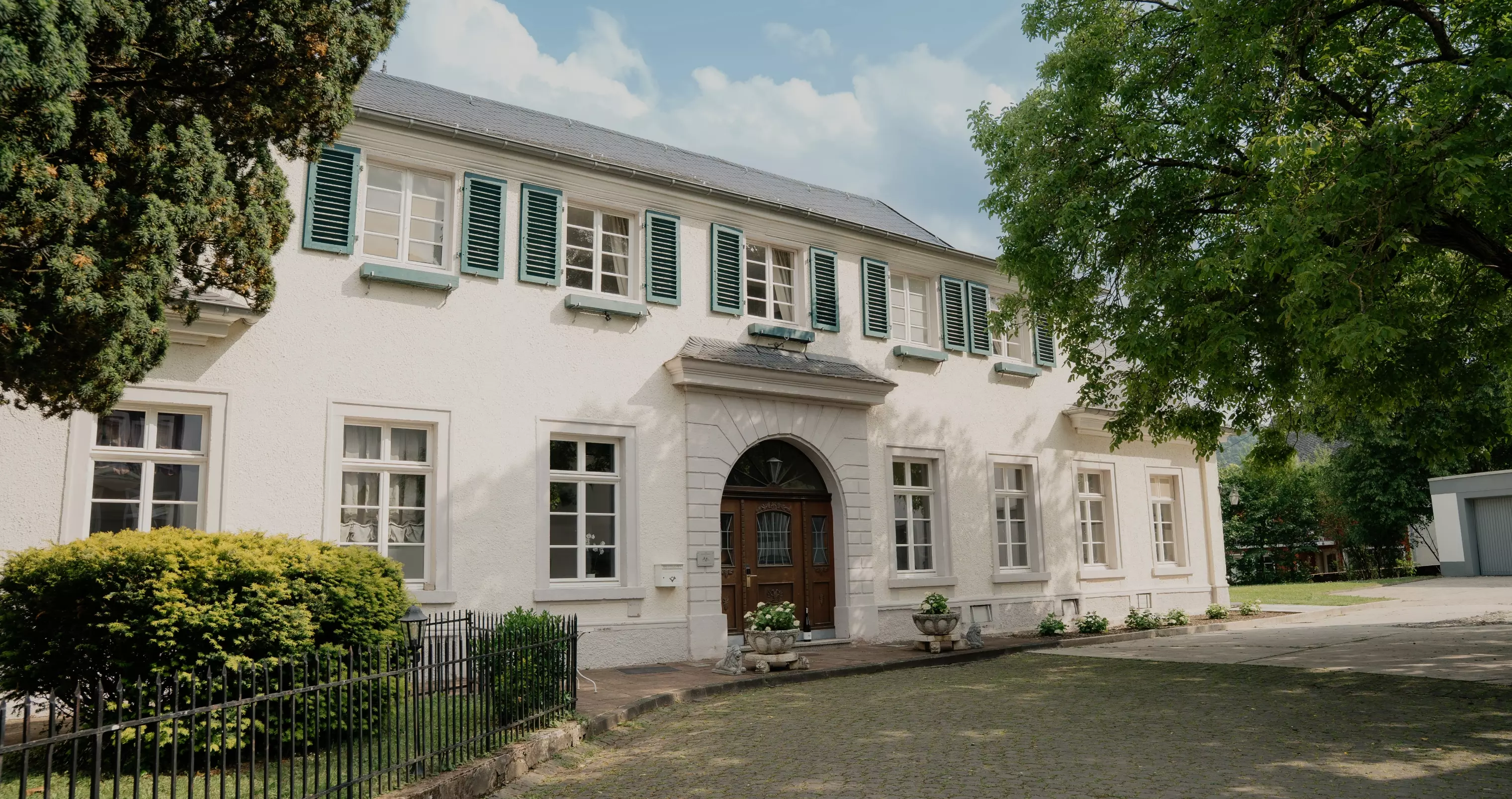 header karolingerhof
